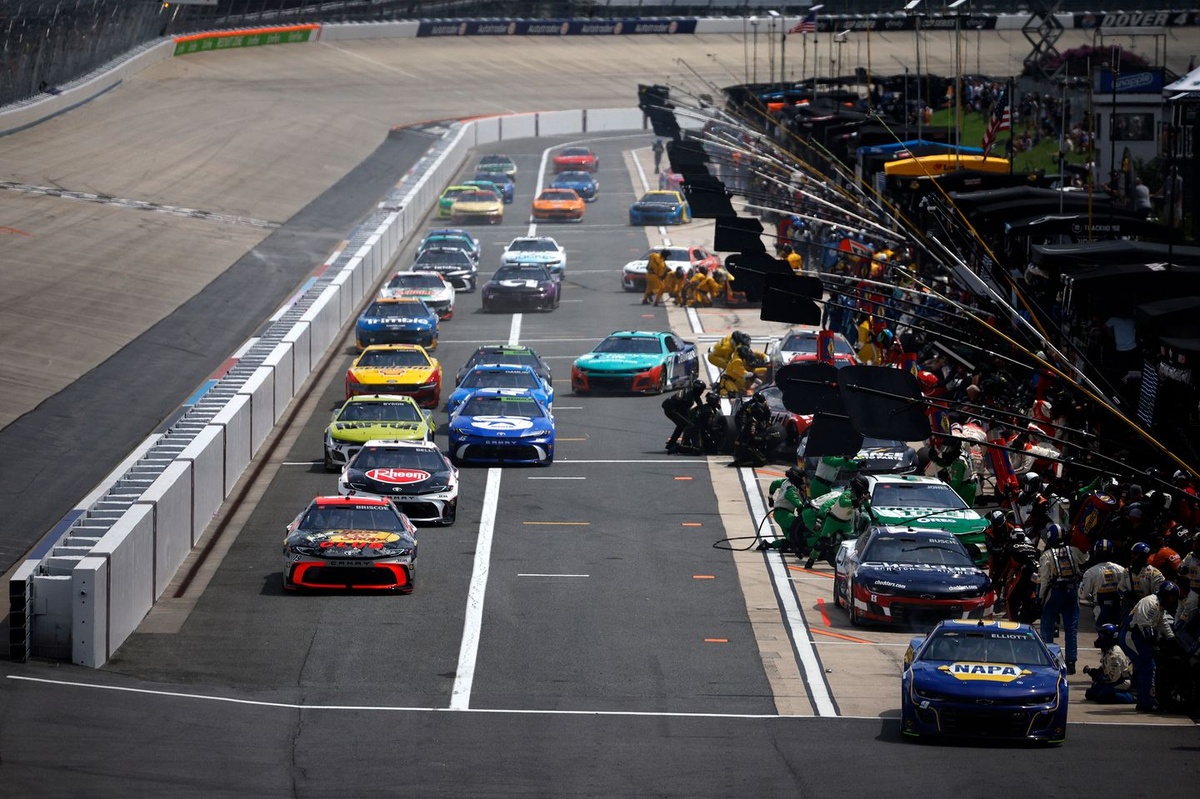 NASCAR stars debate purpose of All Star Race amidst ordinary Dover atmosphere