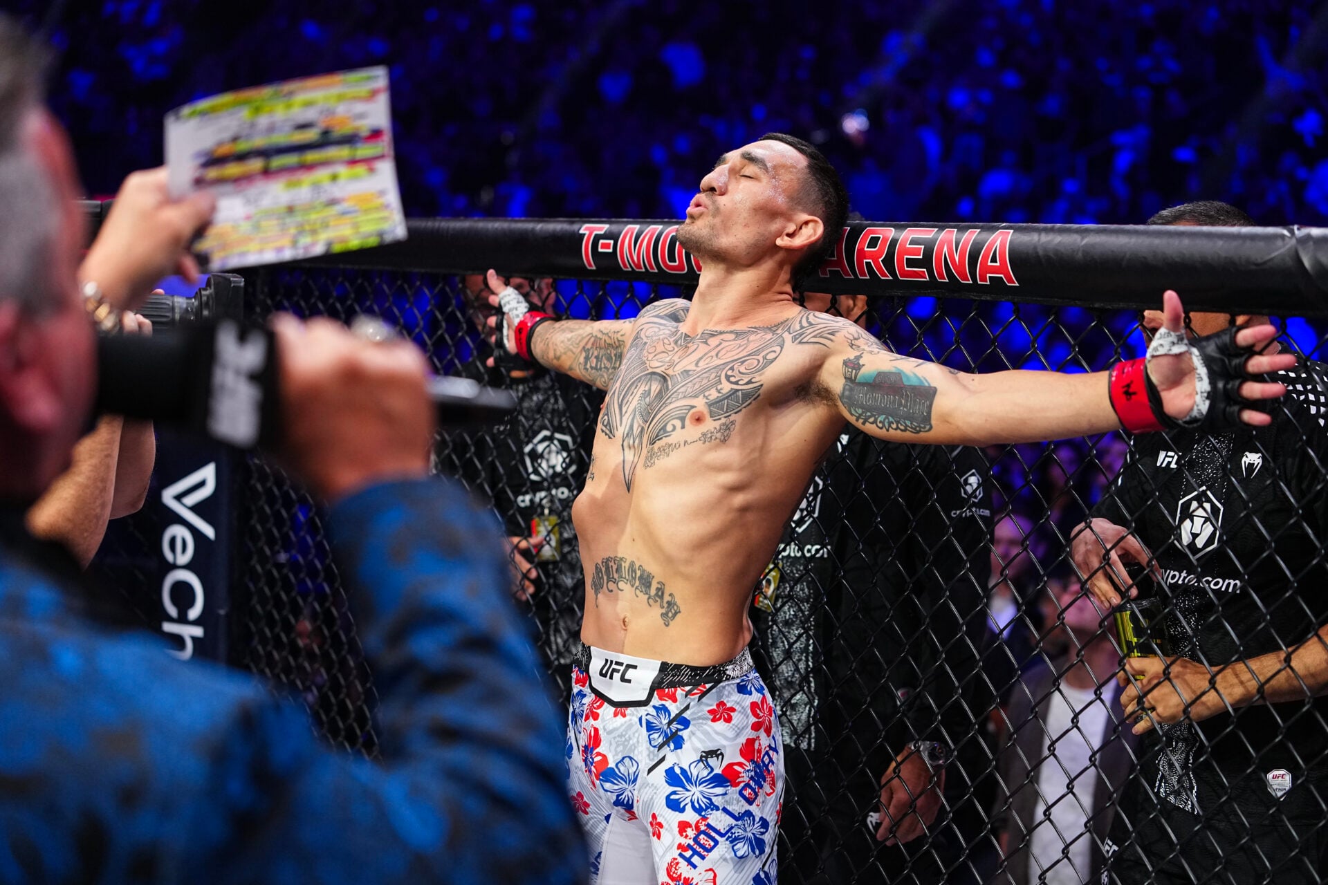 Max Holloway changed his nickname that was homage to UFC legend after stranger pointed out contradiction