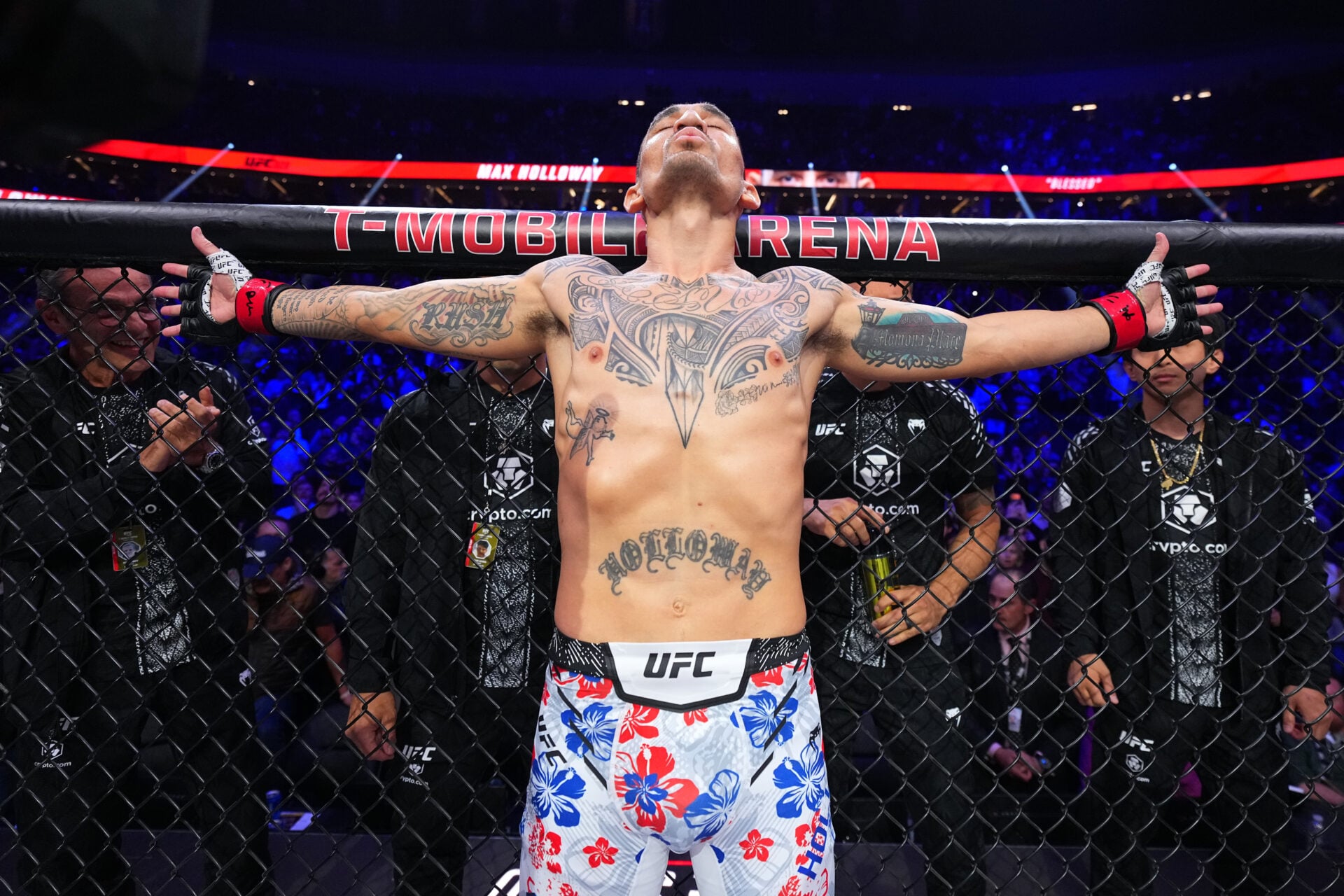 Max Holloway claims he will make highest UFC payday against Conor McGregor despite end of PPV