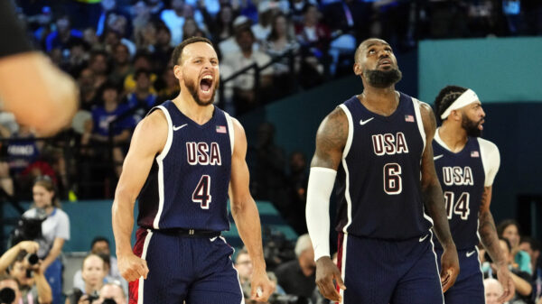 Steph Curry makes official pitch to LeBron James to join him in Golden State