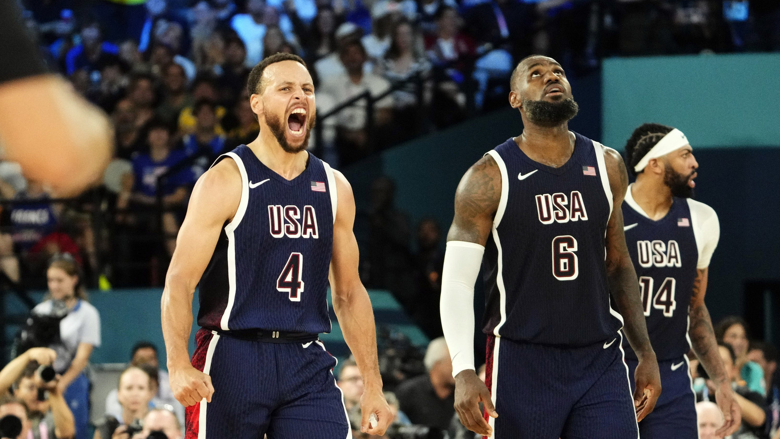 Steph Curry makes official pitch to LeBron James to join him in Golden State
