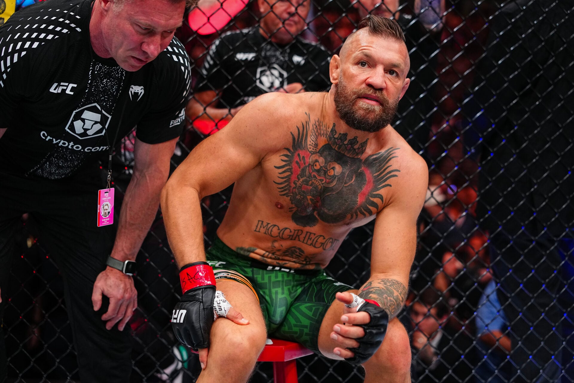 Watch Max Holloway’s son taunt Conor McGregor from ringside after 1-minute loss at UFC 329