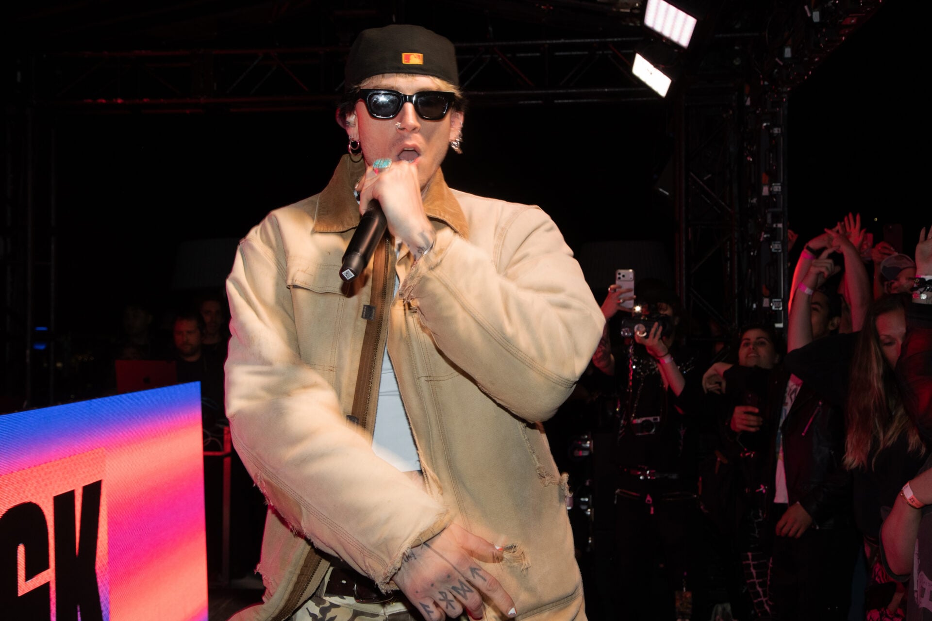 Machine Gun Kelly responds to backlash with new Conor McGregor rant: ‘That’s how beef works’