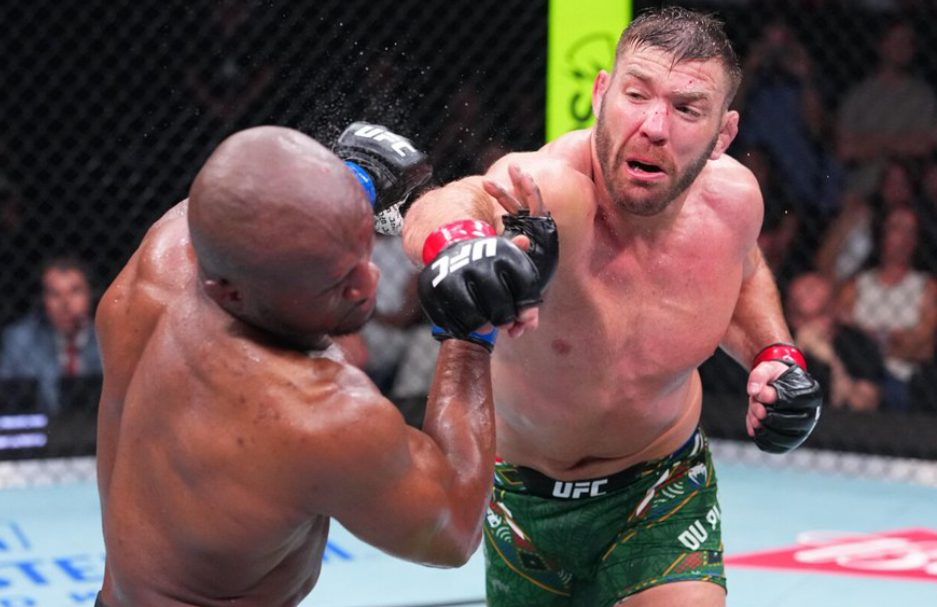 Pros react after Dricus du Plessis defeats Kamaru Usman at UFC Oklahoma City