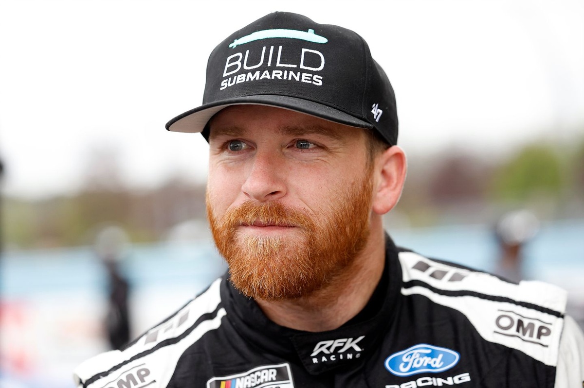 Chris Buescher signs multi-year contract extension with RFK Racing
