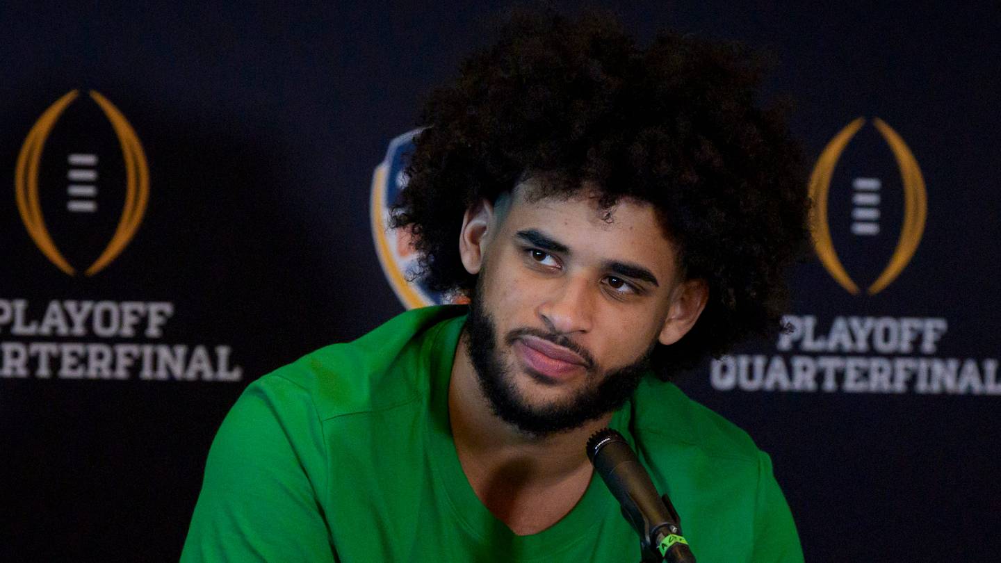 Oregon Quarterback Dante Moore’s Realistic Path to Winning Heisman Trophy