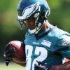 Eagles bring wide receiver back