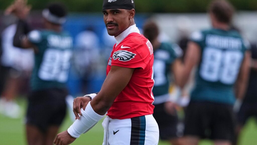 Eagles Training Camp Practice Notes: Jalen Hurts looked sharp