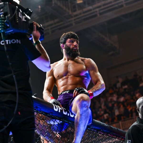 Arman Tsarukyan shares one-word reaction to UFC 331 return as Khamzat Chimaev weighs in