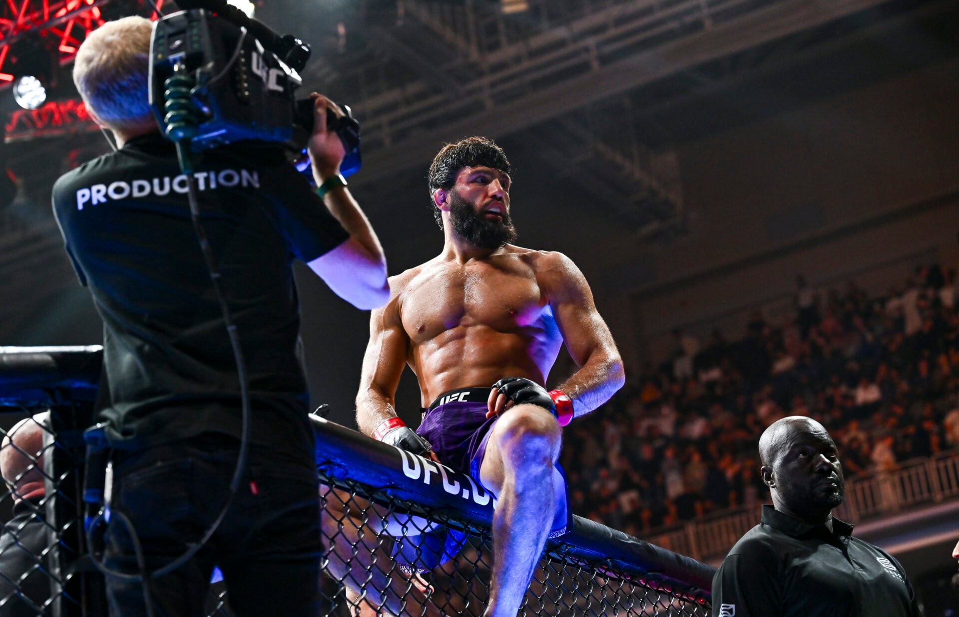 Arman Tsarukyan shares one-word reaction to UFC 331 return as Khamzat Chimaev weighs in