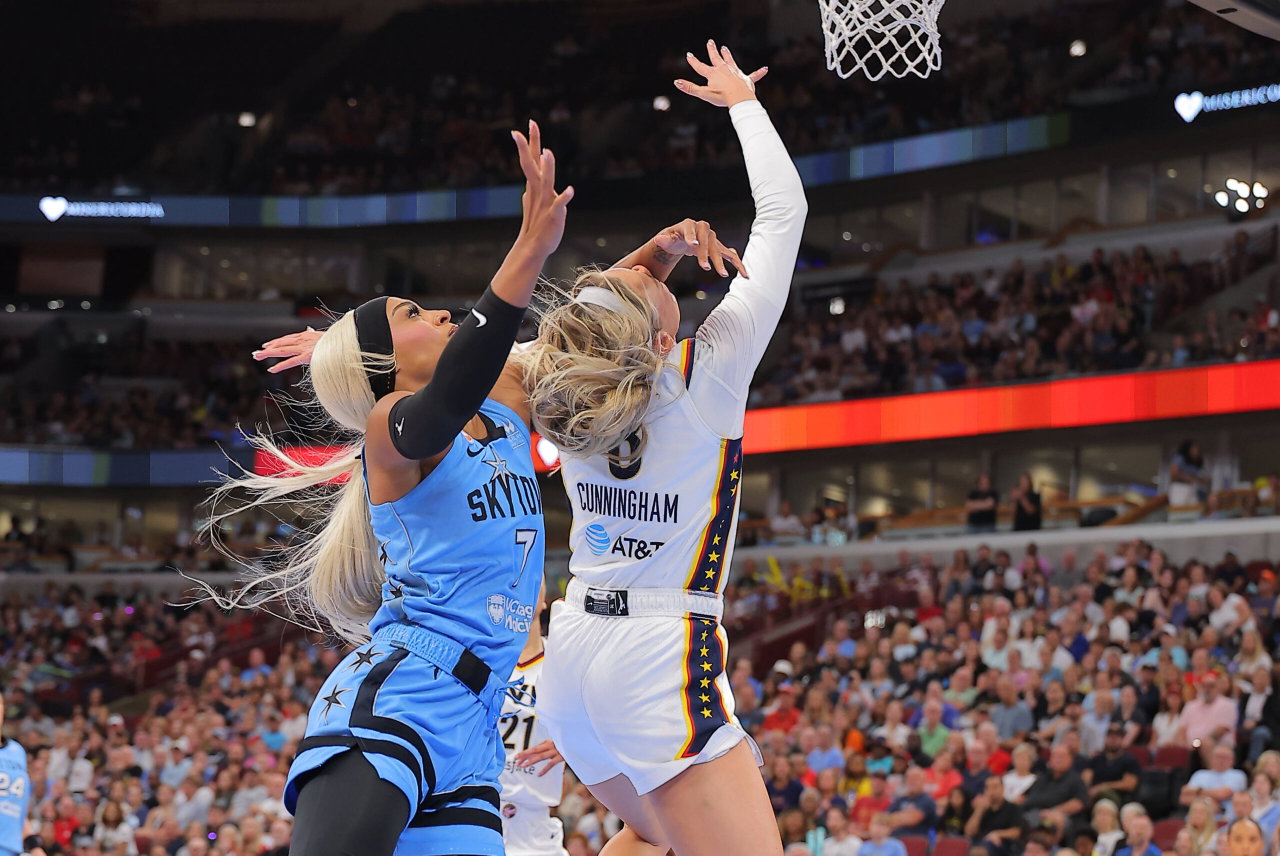 “I’ll Be Charging People With Assault”: DiJonai Carrington’s Flagrant Foul on Sophie Cunningham Draws Strong Warning From Florida Attorney General