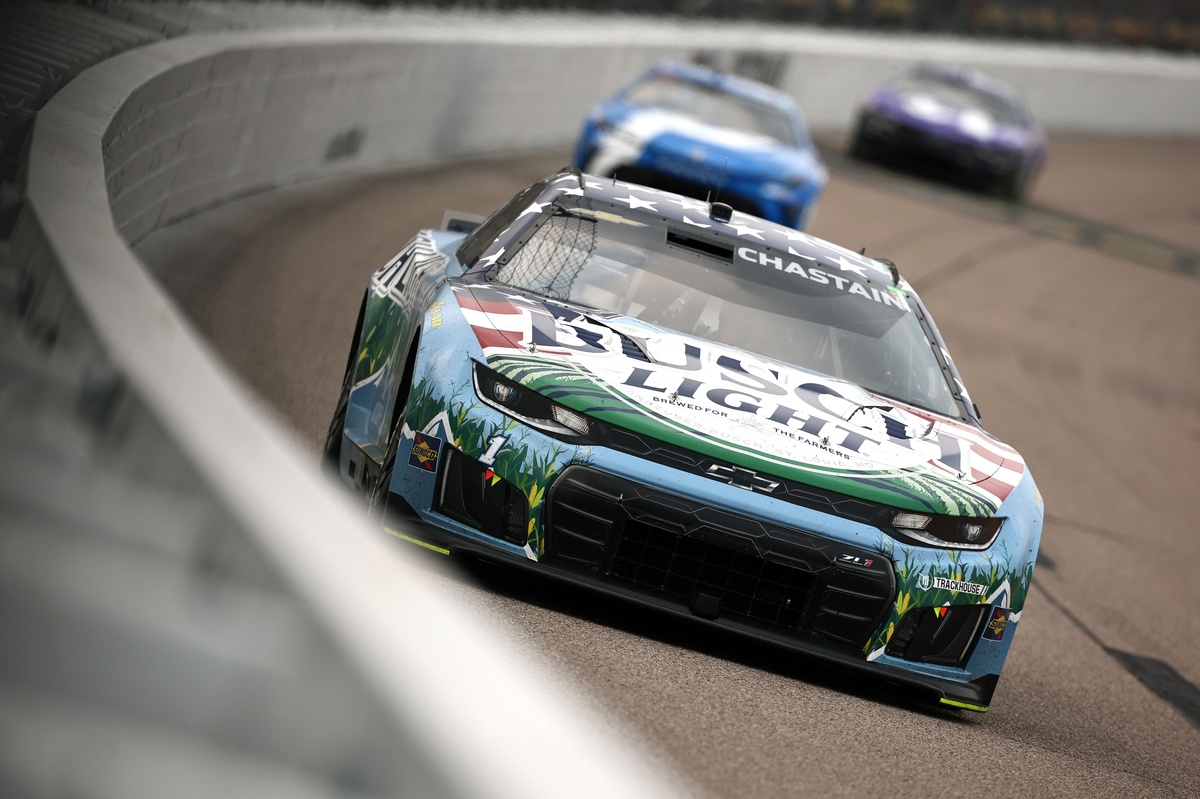 Complete NASCAR Cup points standings after Iowa 2026