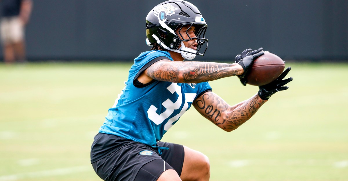 Eagles work out 3 free agents