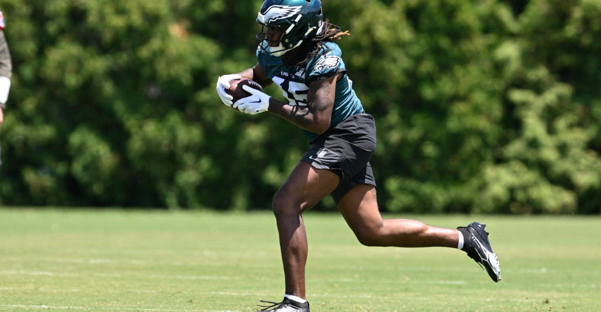Two former Eagles quickly find new teams