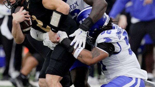 Saints sign DT Kahlil Saunders