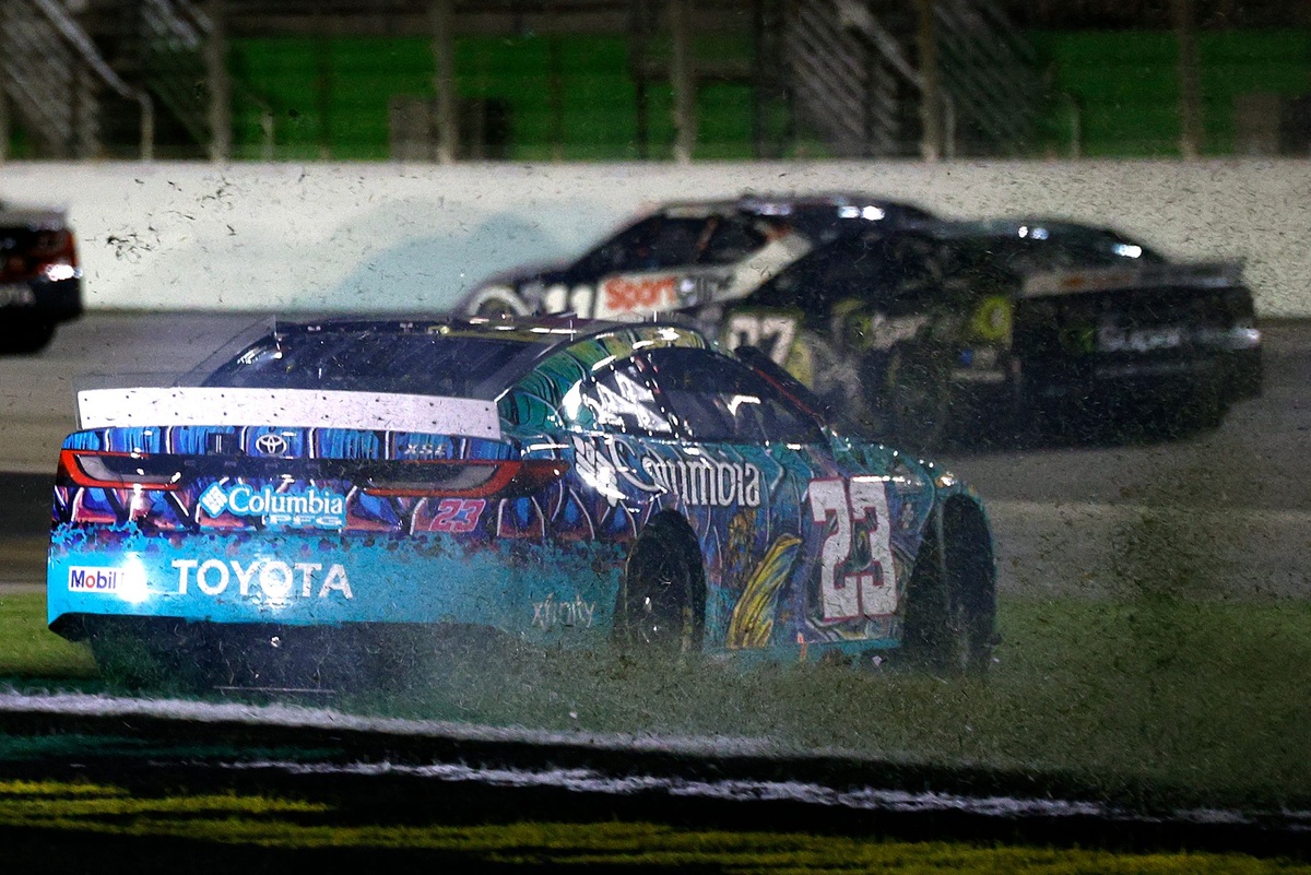 Winners and losers from stunning midnight NASCAR Cup race at Atlanta