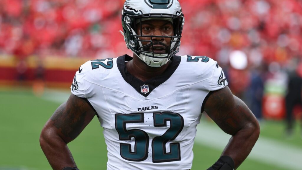 Za’Darius Smith returns to the NFL after retiring while on the Eagles last year