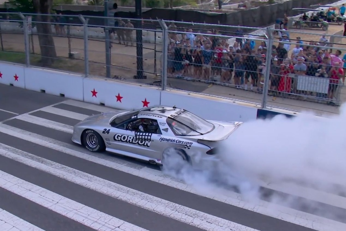 Jeff Gordon sweeps both IROC races in Washington D.C.