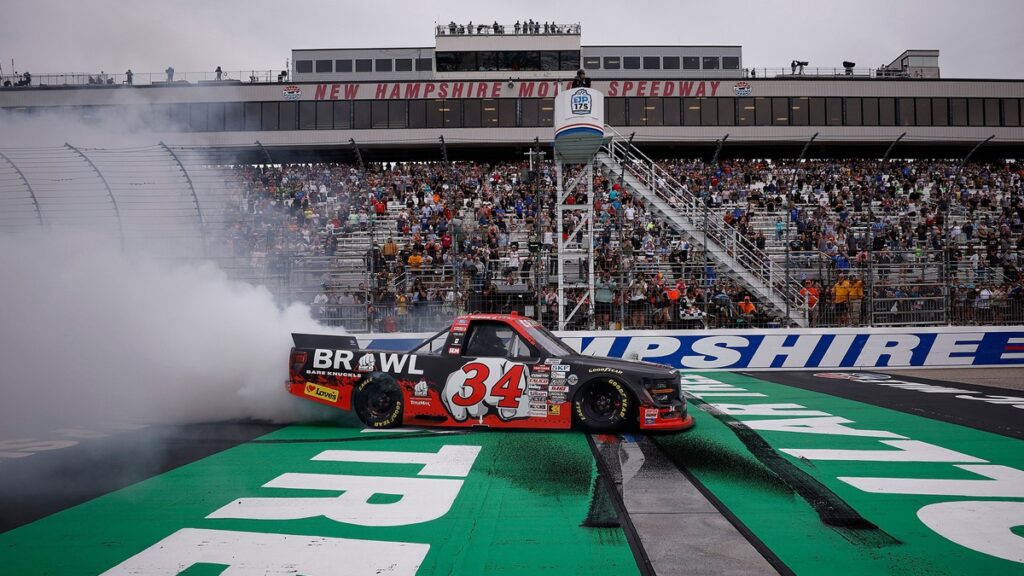 Layne Riggs wins NASCAR Truck New Hampshire race amid nail-bitting Chase battle