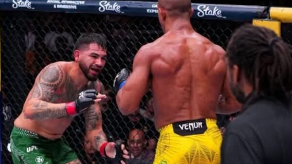 UFC Sacramento Results: Gregory Rodrigues defeats Anthony Hernandez (Highlights)