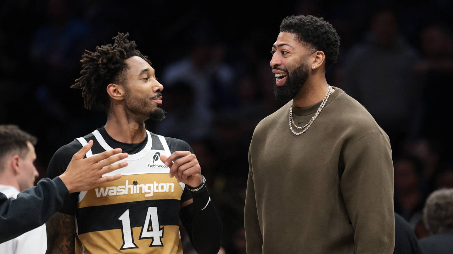 Rockets Could Emerge as In-Season Suitor for Anthony Davis