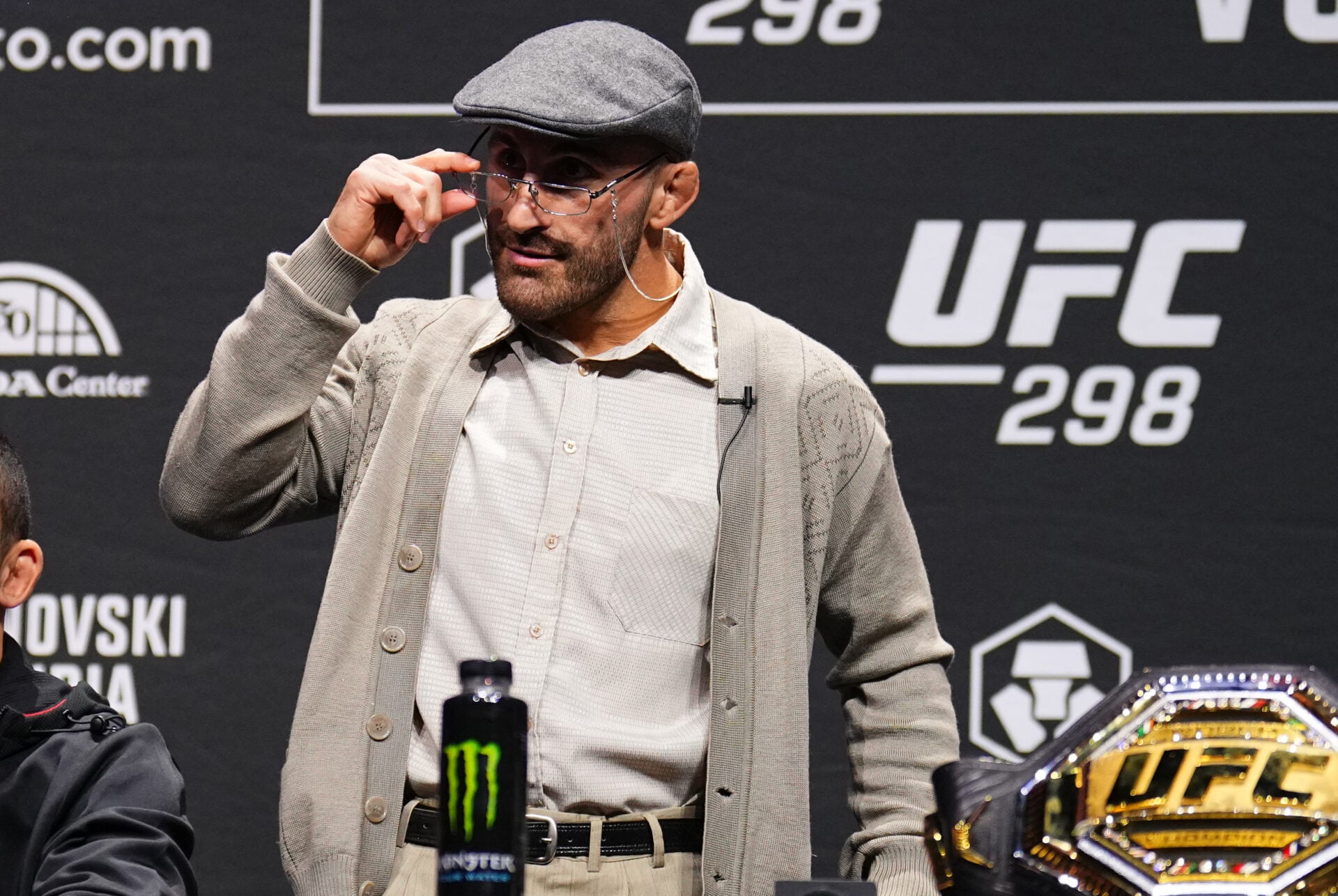 Alexander Volkanovski takes positives from frustrating wait for UFC return: ‘At least I’ll be 38’