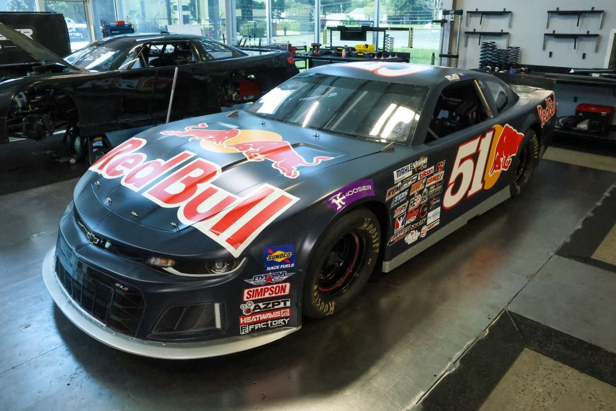 Shane van Gisbergen set to make CARS Late Model debut; Connor Zilisch racing as well