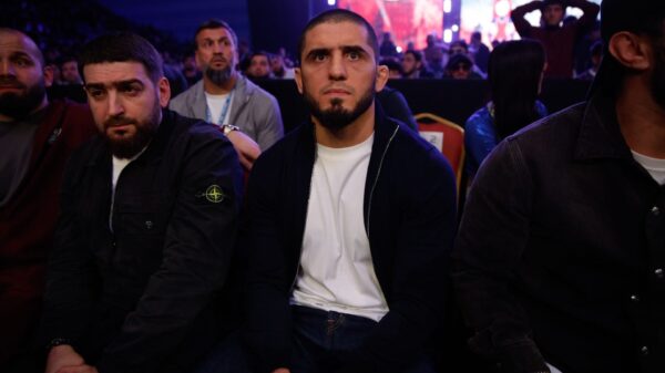 Islam Makhachev offers UFC title fight to wrestling ‘legend’ with zero MMA bouts