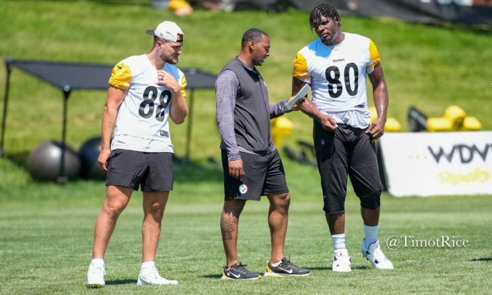 Beat Writer Believes Aaron Rodgers Will ‘Lean On’ Veteran Tight Ends Over Young Wide Receivers