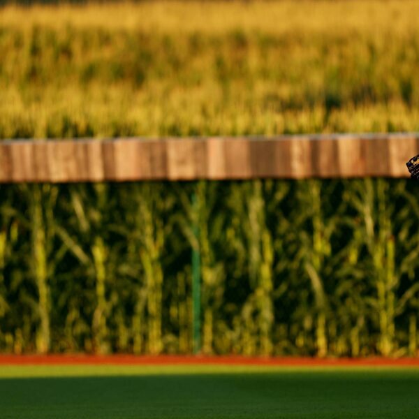 Netflix risks alienating Field of Dreams Game audience after MLB Opening Day issues