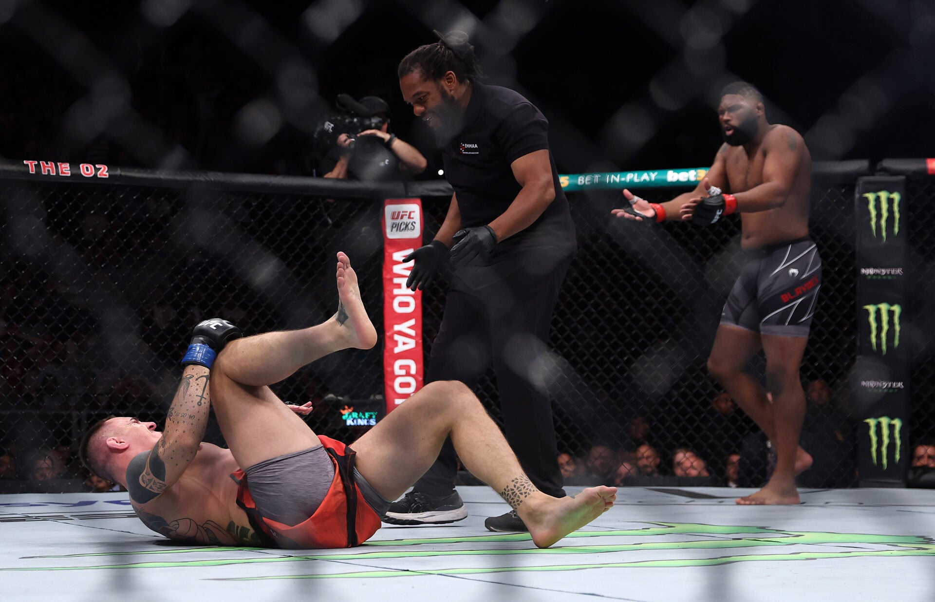 Only man to beat Tom Aspinall inside the Octagon climbs heavyweight rankings after Noche UFC