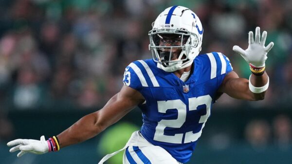 Eagles reportedly sign Kenny Moore II