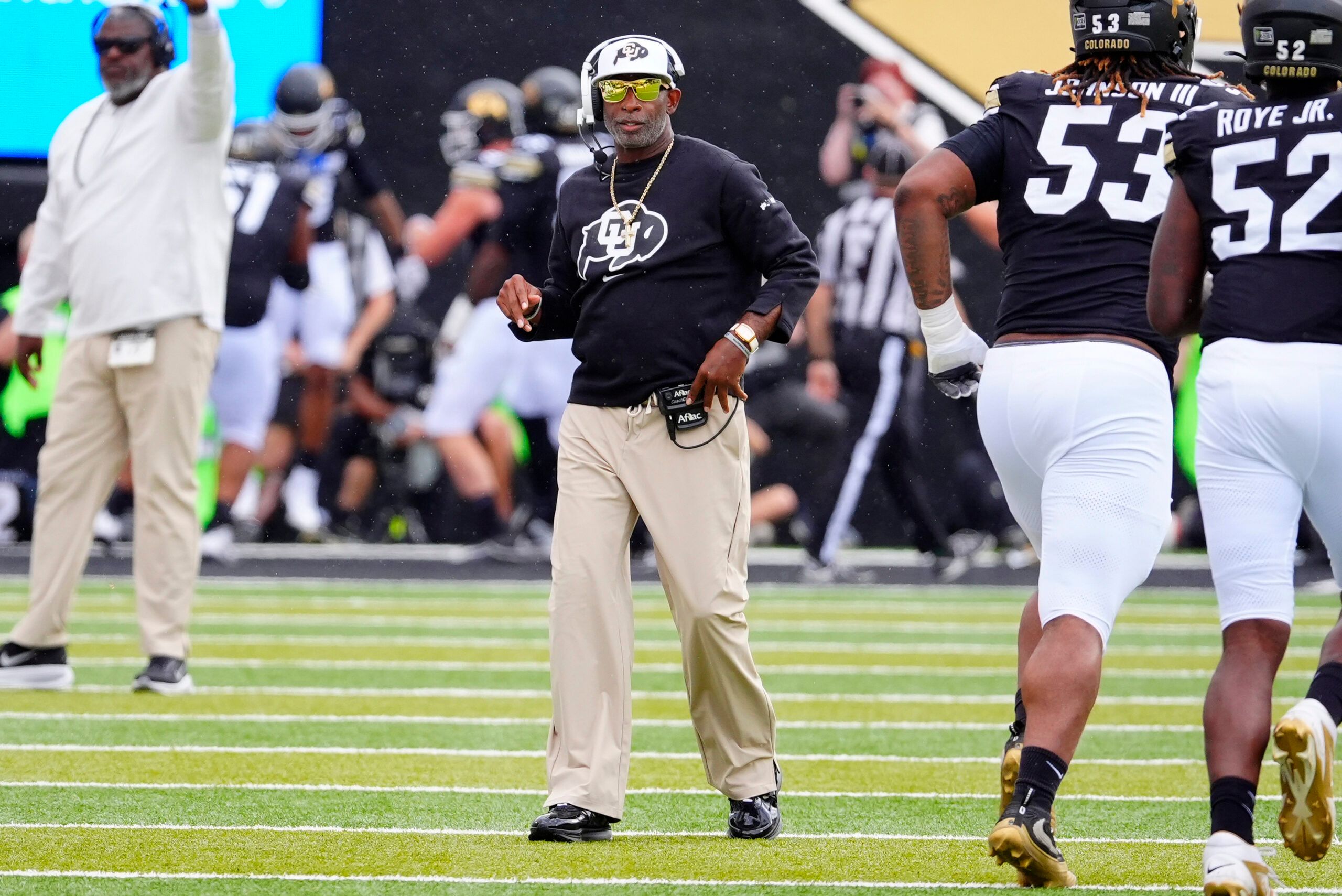 ‘It’s Really Weird’ — Ex-NFL LB Calls Out CFB Fans’ ‘Deep Disdain’ for Deion Sanders Amid Colorado’s Ongoing Struggles