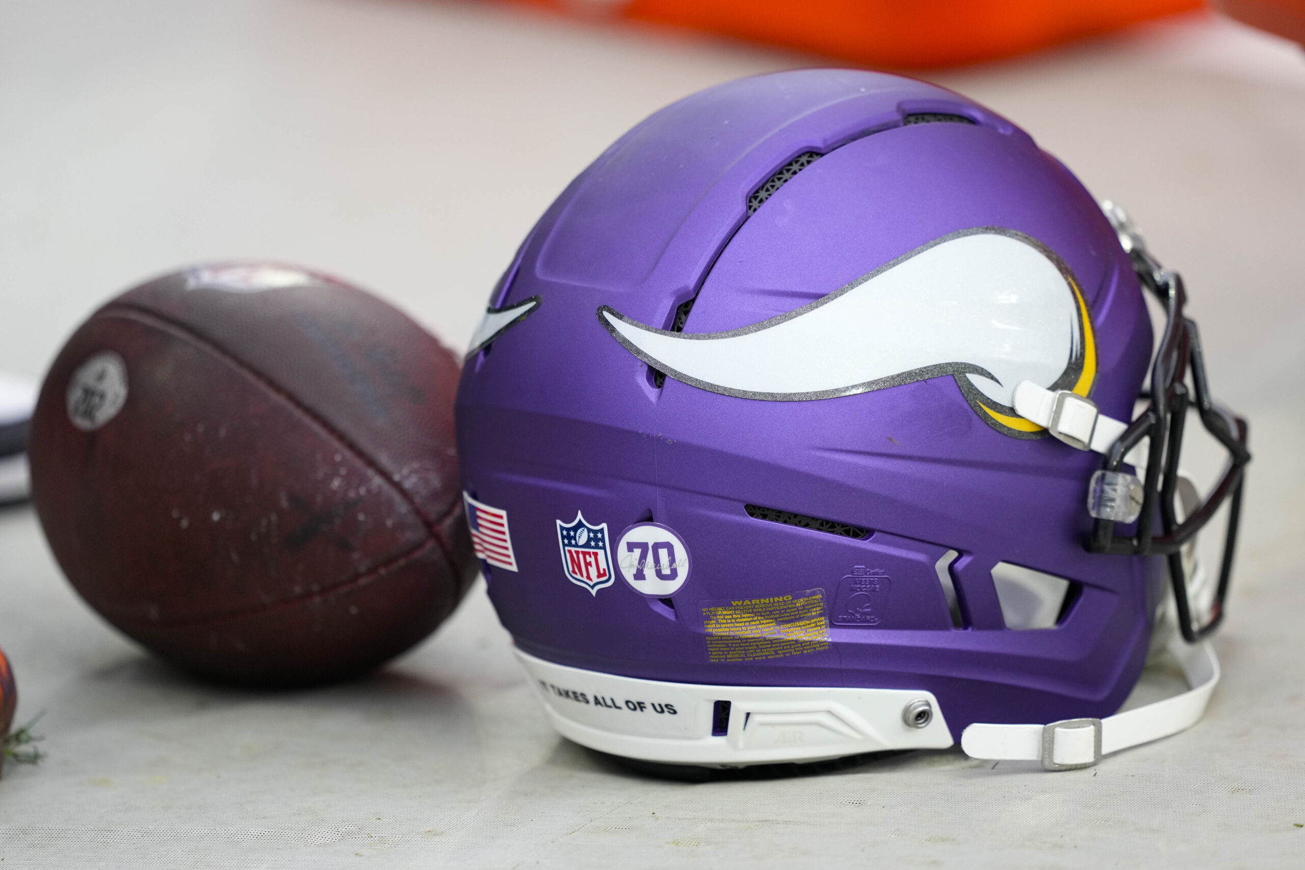 Vikings Escape Buccaneers to Earn 3-0 Start