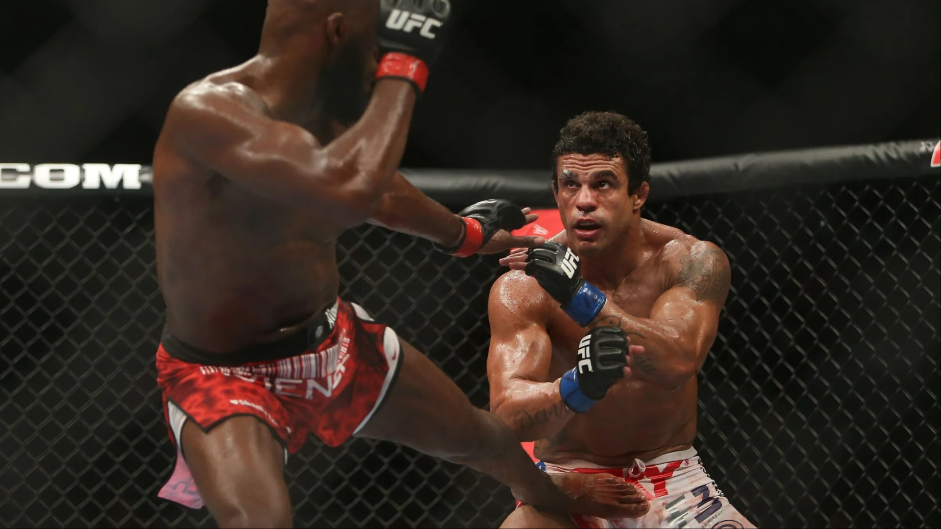 Former UFC champ scolds attempts to ban Jon Jones’ oblique kick technique