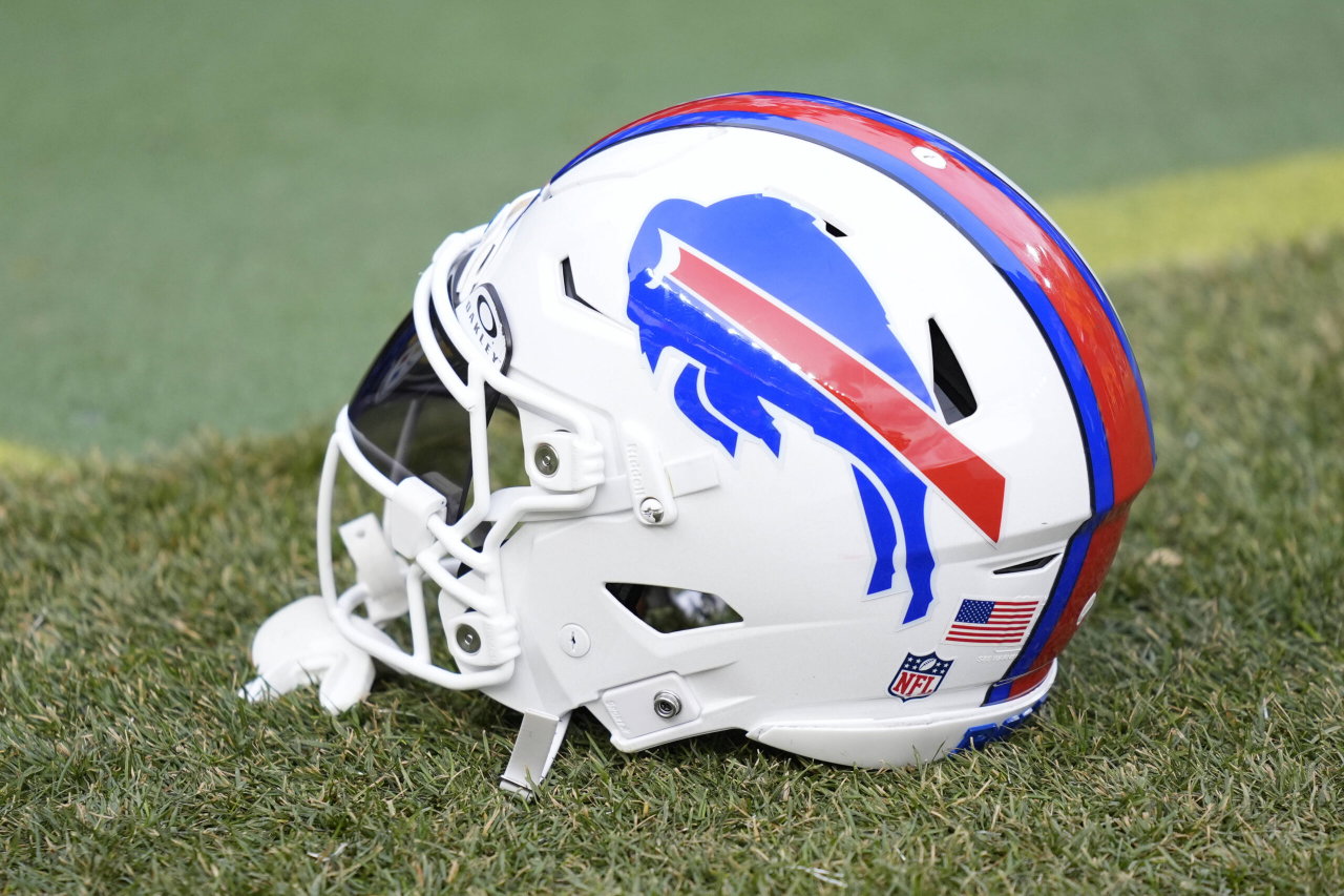 “Life Hit Us Hard”: Ex-Bills CB Ron Brooks’ Wife Shares Financial Struggles; Team Surprises Him Before His Birthday