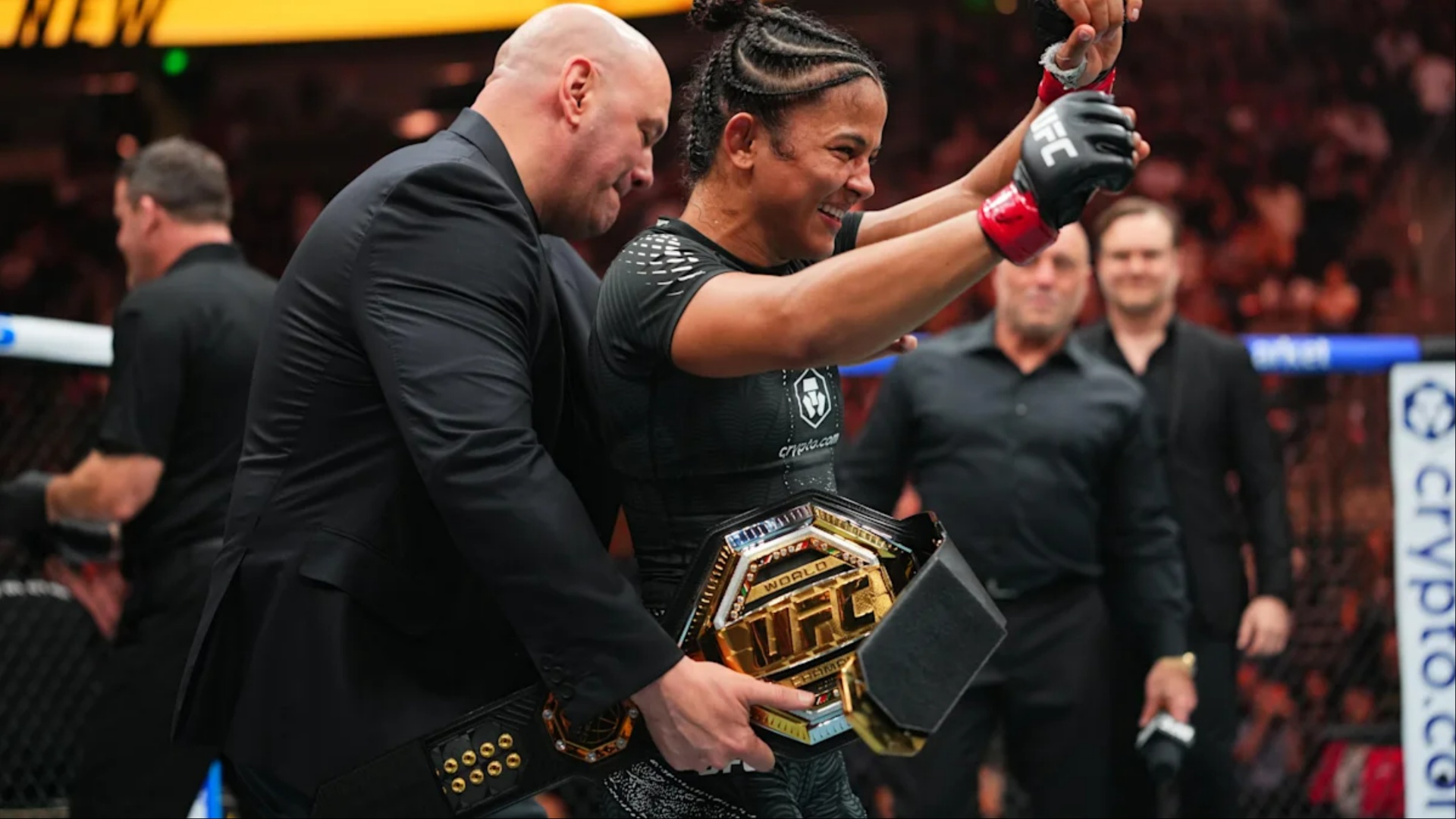 UFC legend scorches Natalia Silva vs. Wang Cong scorecards, calls for ‘AI Judging’