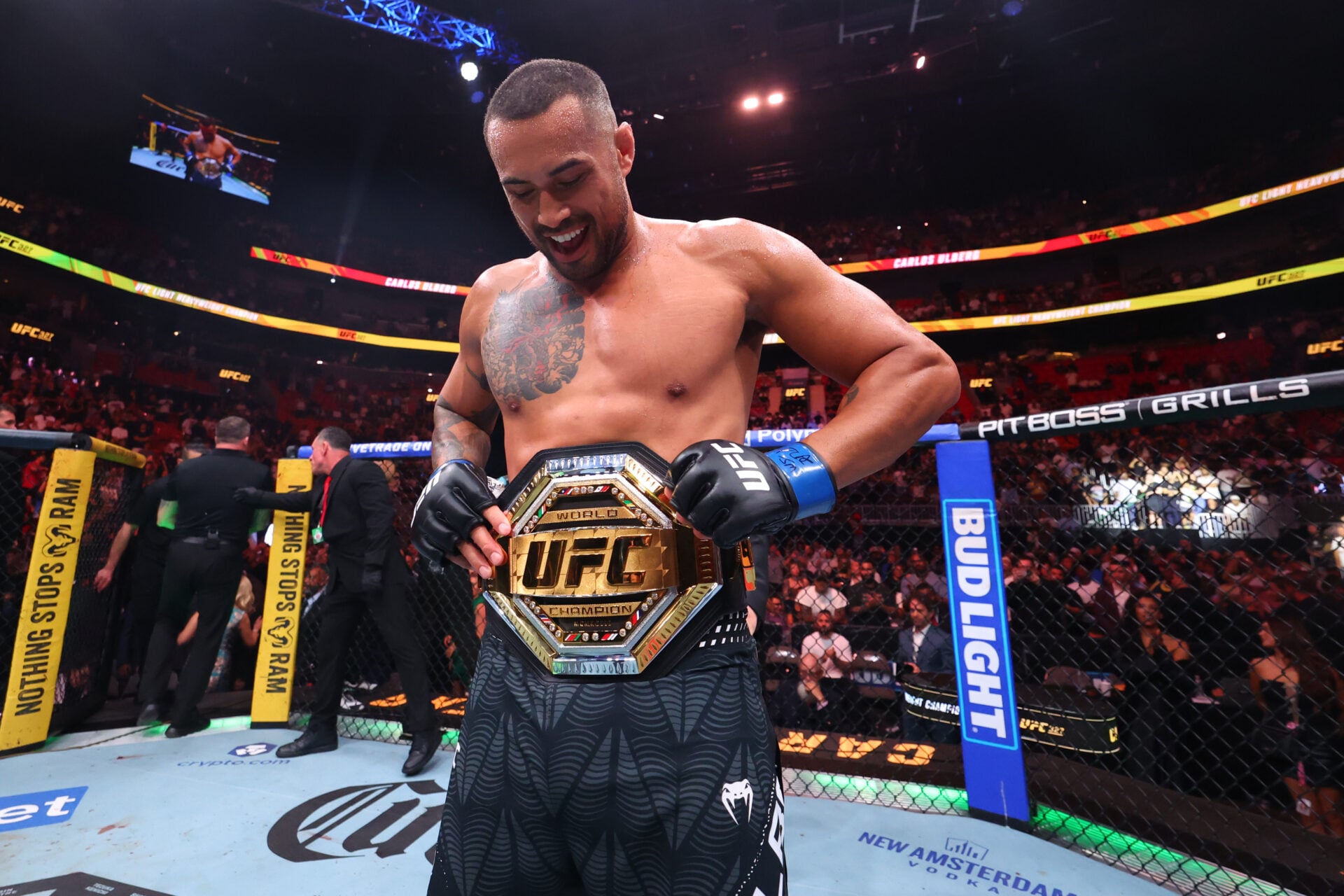 UFC may get teammate vs teammate title fight after new main event makes contender change his stance