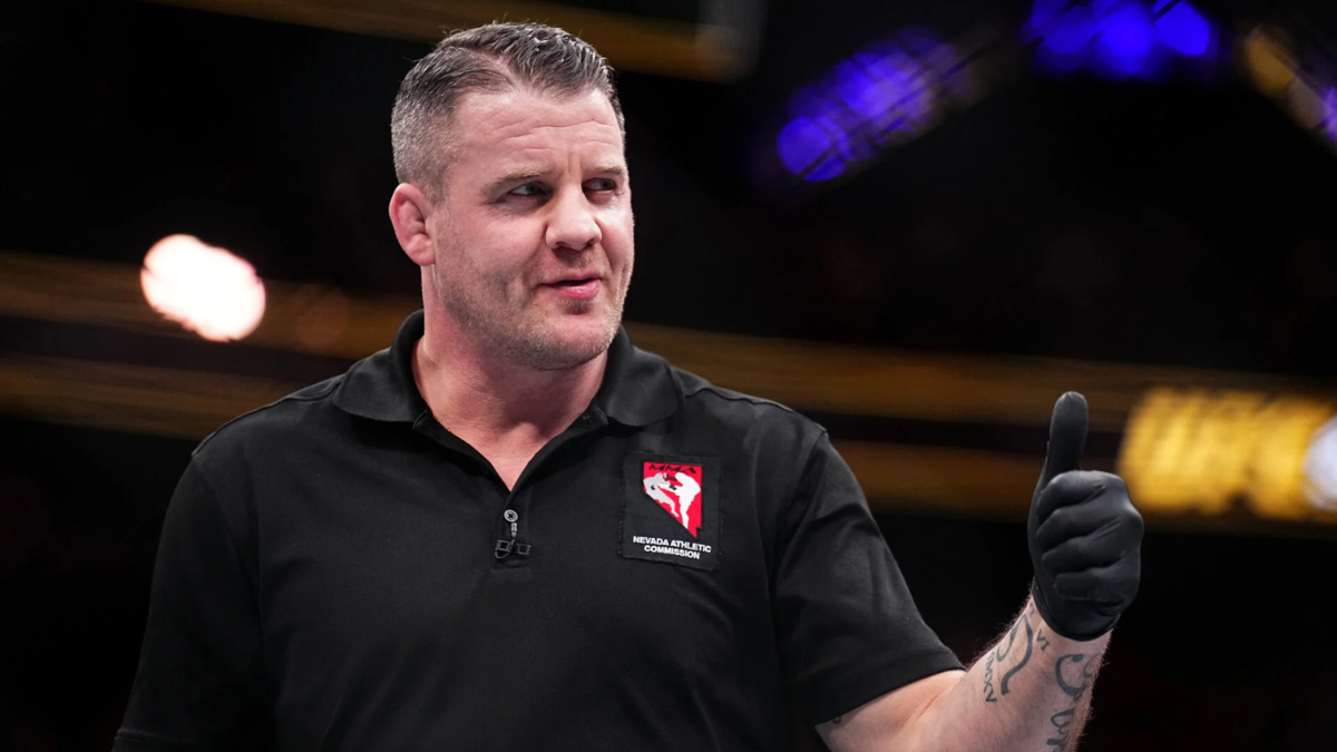 Veteran referee has perfect solution to UFC’s eye poke dilemma