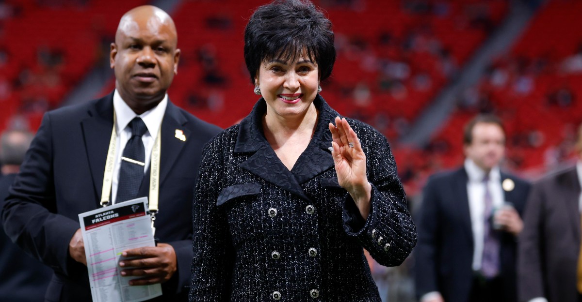 New Orleans Saints News: Gayle Benson attends team practice