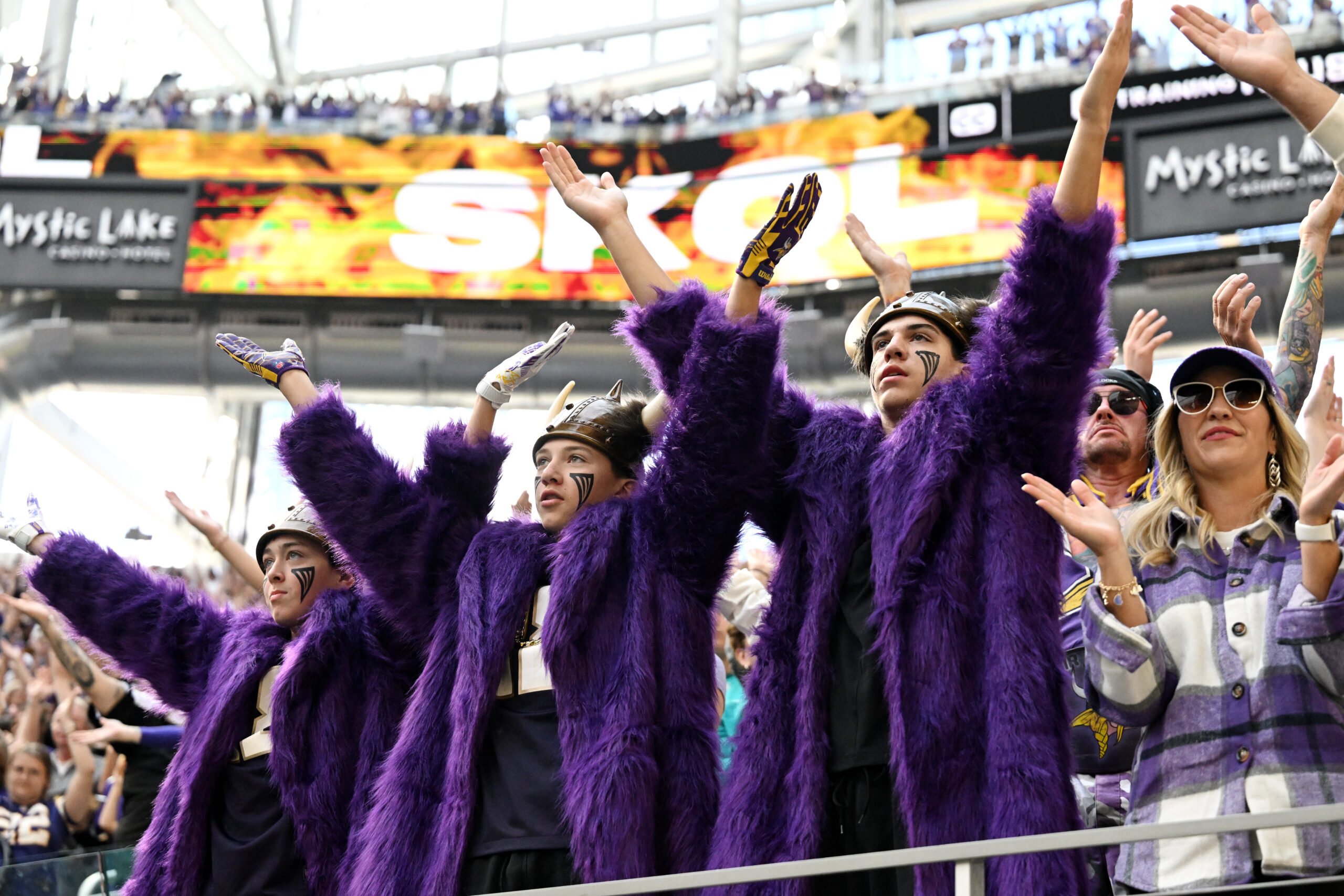 NFL Trade Scouting: 3 Games to Watch if the Minnesota Vikings Turn into Buyers