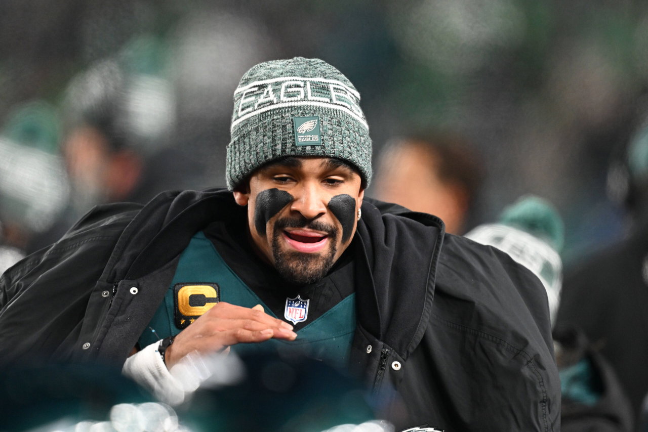 “Nonsense”: NFL Medical Officer Issues Stern Statement on Eagles Jeopardizing Jalen Hurts’ Health After QB Suffers Season-Ending Injury