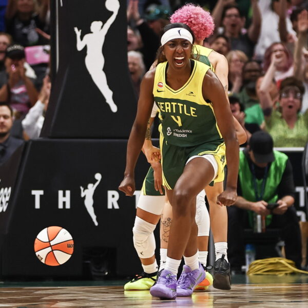 “She a Real Dawg”: Ex-NBA Player’s Daughter Earns Flau’jae Johnson’s Praise After Dominant UNC Performance