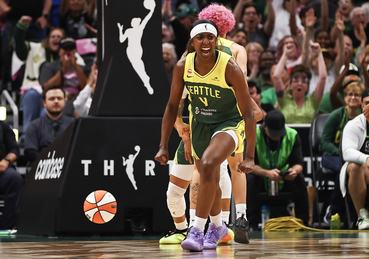 “She a Real Dawg”: Ex-NBA Player’s Daughter Earns Flau’jae Johnson’s Praise After Dominant UNC Performance