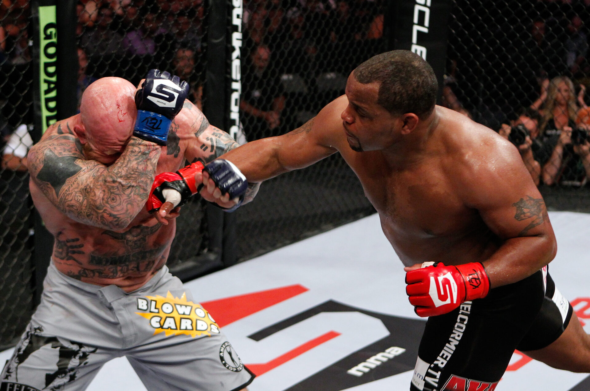 Ex-UFC heavyweight title challenger who fought Daniel Cormier retires at 55 after boxing match loss
