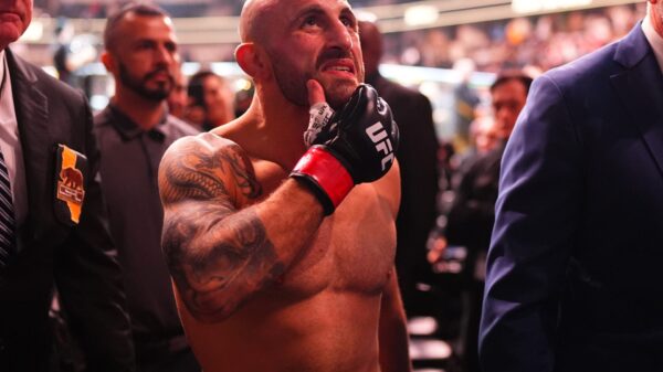 Alexander Volkanovski reacts to UFC Sydney main event as fans take issue with announcement