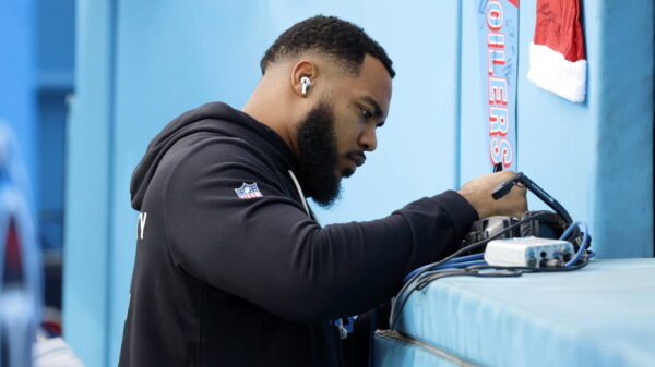 Bears Pull Off Blockbuster Trade With Titans to Land All-Pro DT Jeffery Simmons